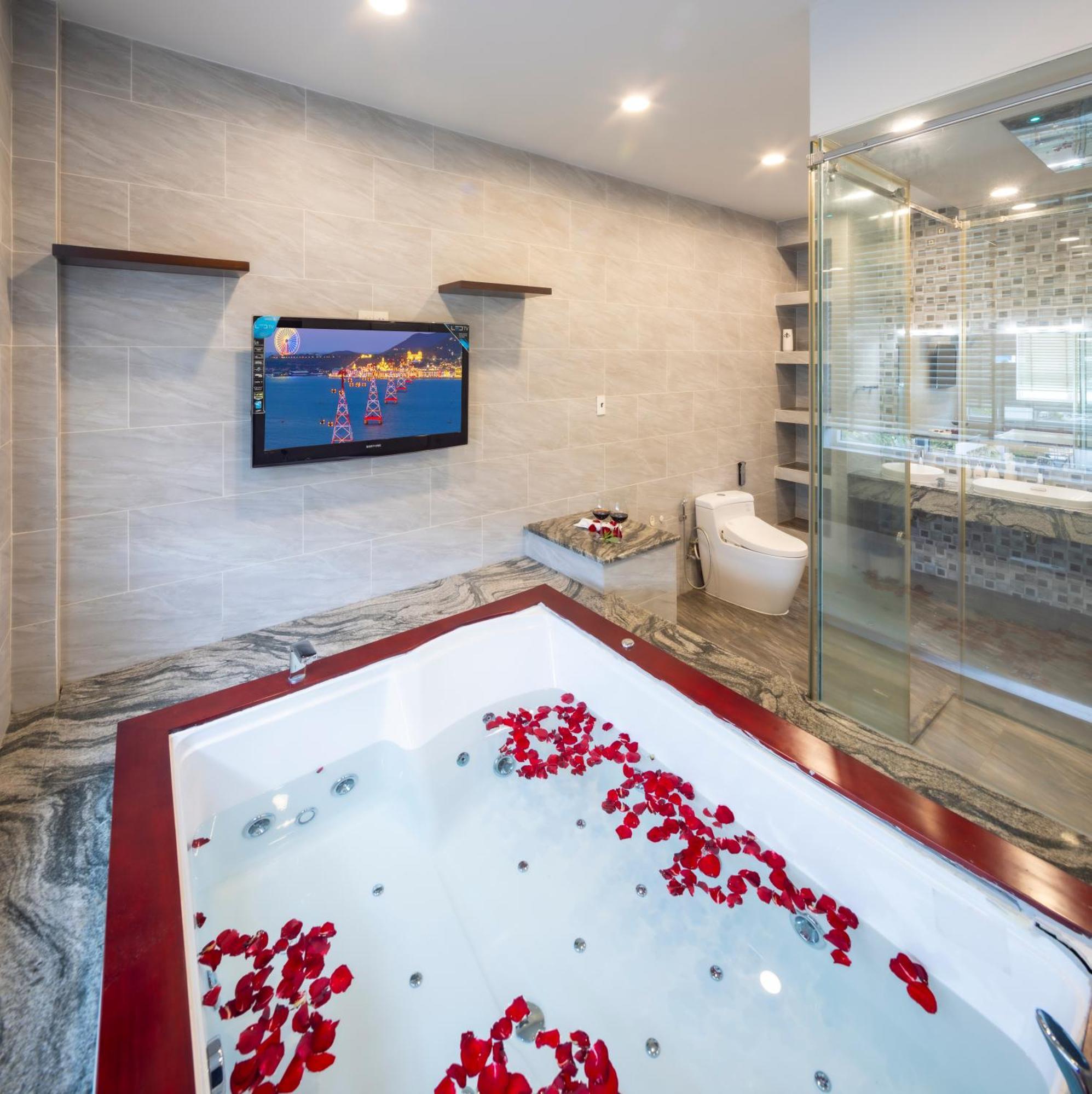 Diamond Crown 2 TP. Hồ Chí Minh