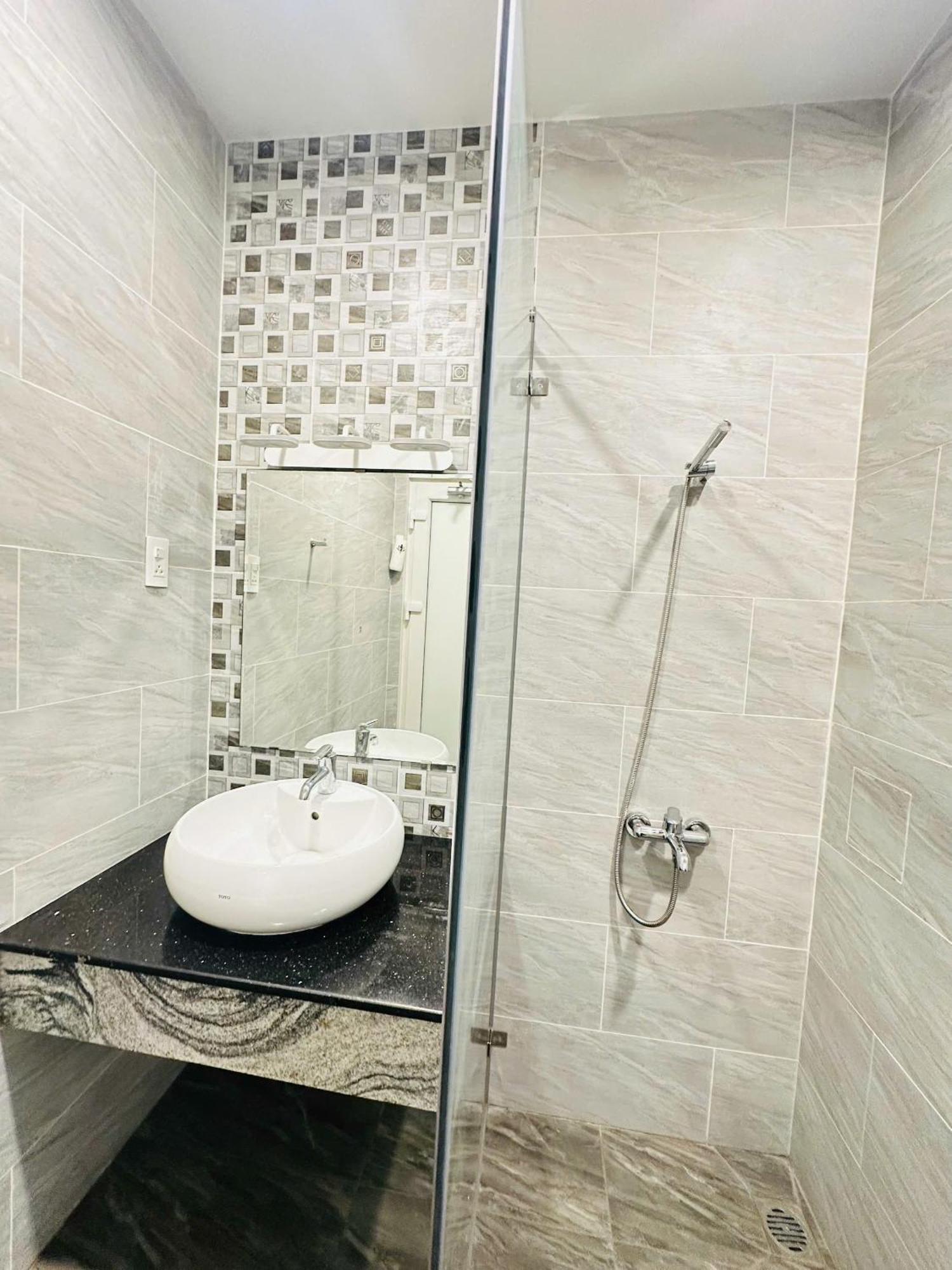 Diamond Crown 2 Khách sạn